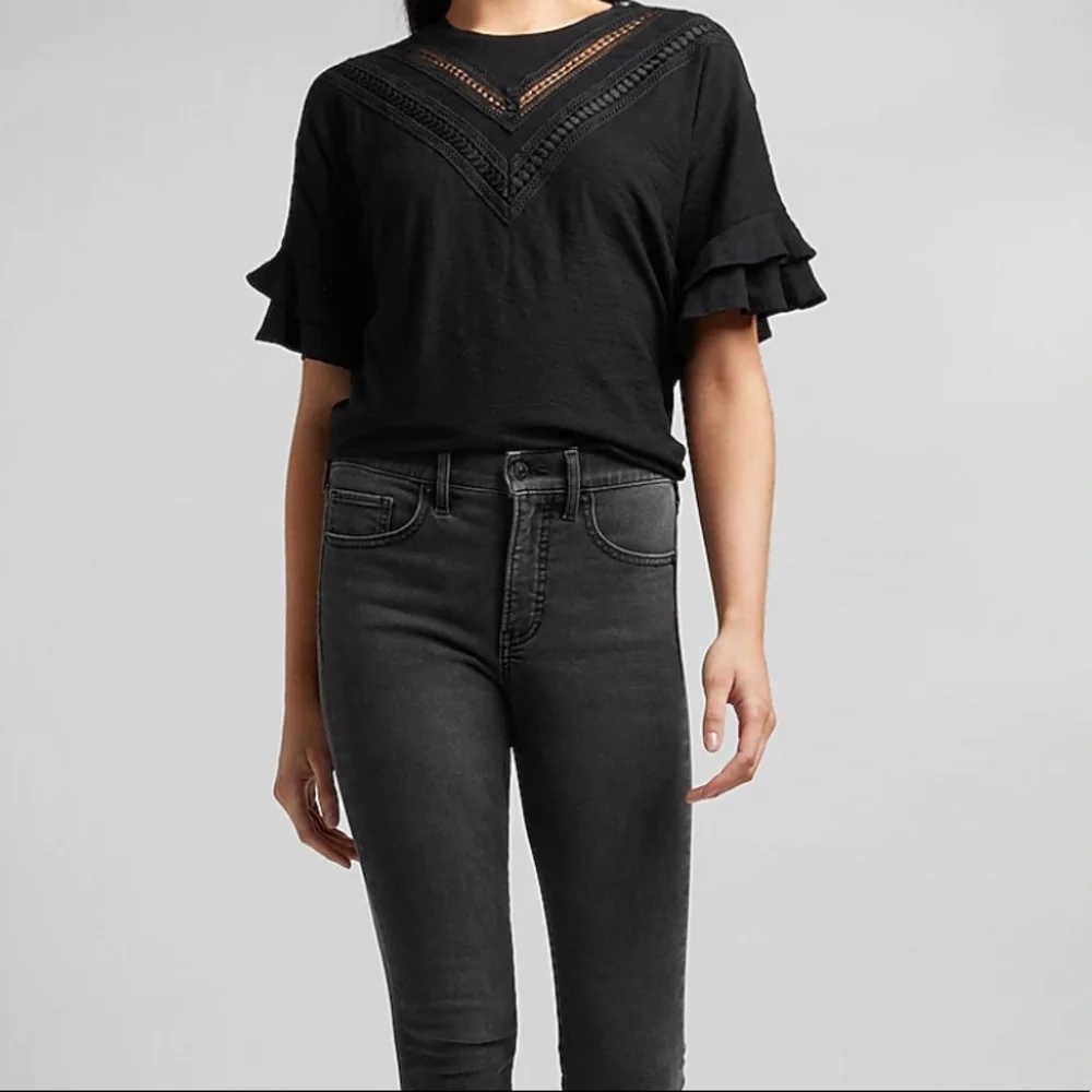 Express Lace Inset Ruffle Sleeve Tee - Picture 4 of 4